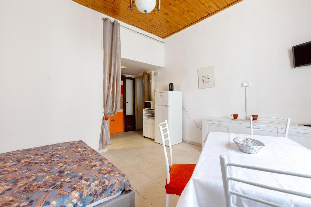 Darsena Navigli - Porta Genova M2 Studio Милано Екстериор снимка